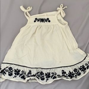 Baby gap embroidered dress